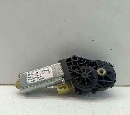 Mazda CX-5 Seat adjustment motor 0390203818