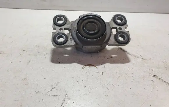 Volvo XC60 Engine mount bracket 31401307