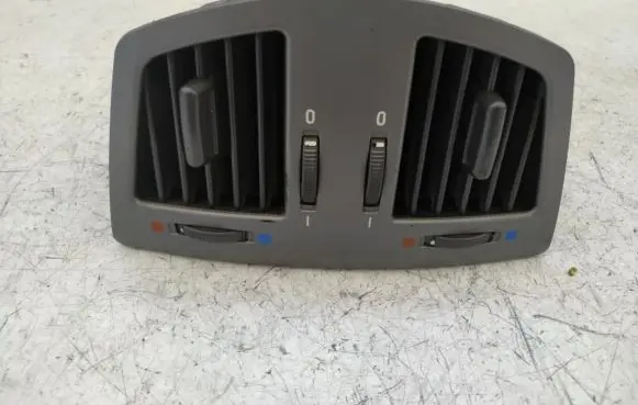 BMW 7 E65 E66 Dash center air vent grill 8385257