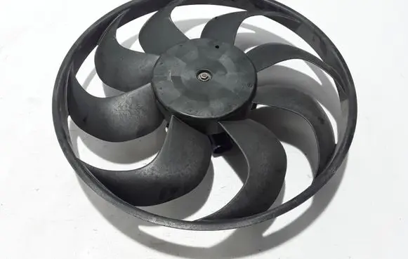 Renault Captur Radiator cooling fan shroud 214818009R