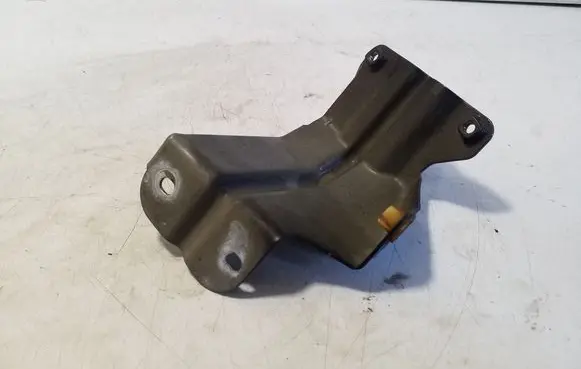 Chevrolet Captiva Fender mounting bracket