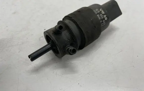 Skoda Octavia Mk3 (5E) Windscreen/windshield washer pump 1K6955651