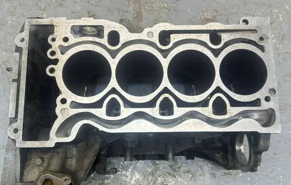 BMW 3 E90 E91 Engine block 7552781