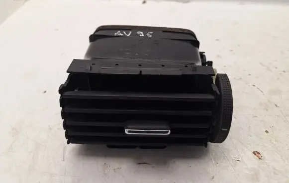 Toyota Avensis T250 Dash center air vent grill 5506305040 8494
