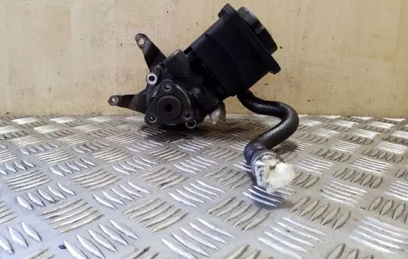 BMW X5 E53 Power steering pump 6762279
