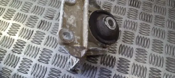 Fiat Stilo Engine mount bracket