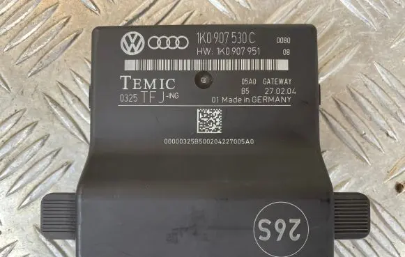 Volkswagen Touran I Gateway control module 1K0907530C 0325 1K0907951