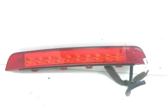 Hyundai Santa Fe Third/center stoplight 927002W0000