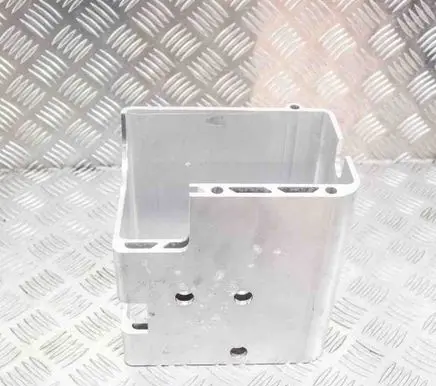 Battery bracket