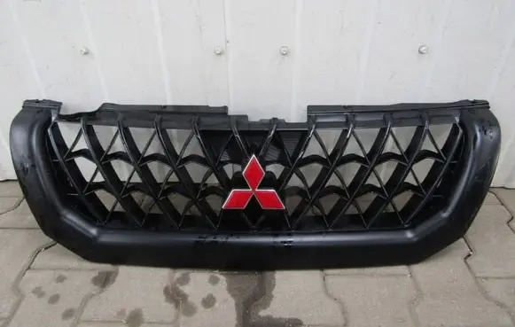 Mitsubishi Pajero Front bumper