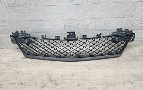 Mercedes-Benz C W204 Front bumper lower grill A2048851324