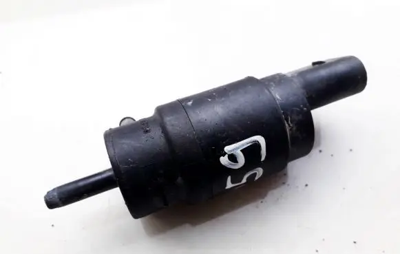 Mercedes-Benz E W211 Windscreen/windshield washer pump 3090179
