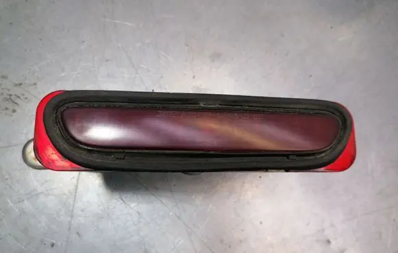 Chrysler Sebring (ST-22 - JR) Third/center stoplight