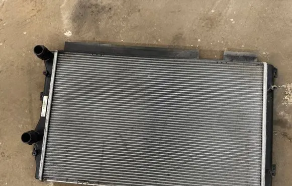 Volkswagen Golf VI Coolant radiator 5K0121251G