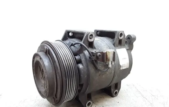 Volvo V70 Air conditioning (A/C) compressor (pump) 8708581