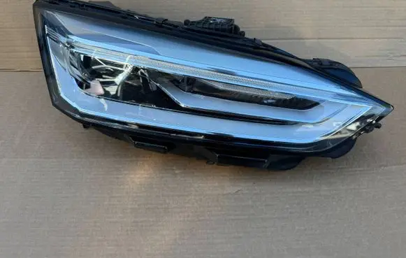 Audi A5 Headlight/headlamp 8W6941006C