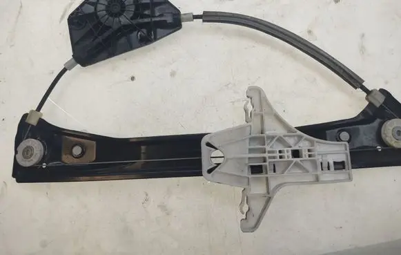 Volkswagen Jetta VI Rear door window regulator with motor 5C6839462B