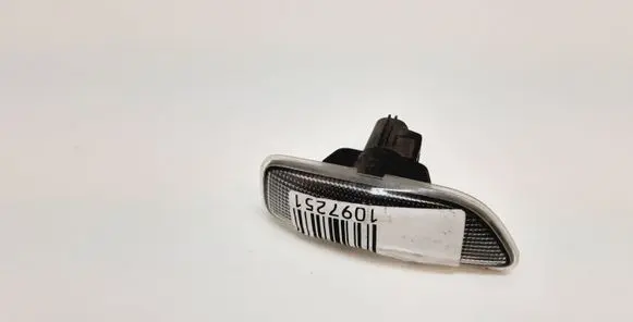 Volvo XC90 Front indicator light 8658944