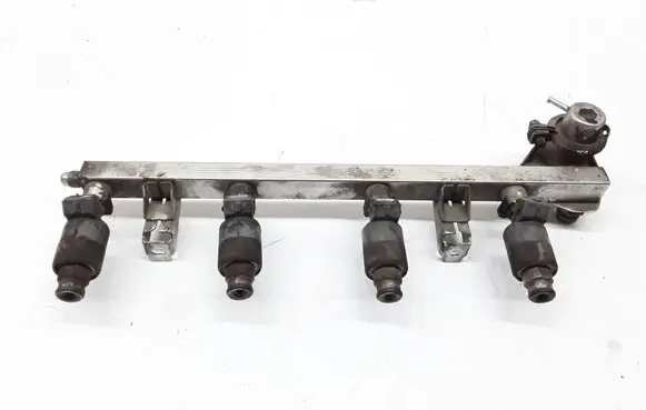 Opel Zafira A Fuel main line pipe