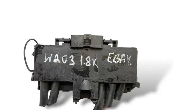 Mercedes-Benz C W203 Fuse box set A2035450803