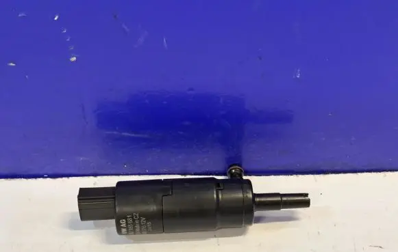 Porsche Cayenne (92A) Windscreen/windshield washer pump 3B7955681