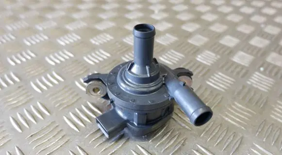 Toyota Yaris XP210 Electric auxiliary coolant/water pump G904052020