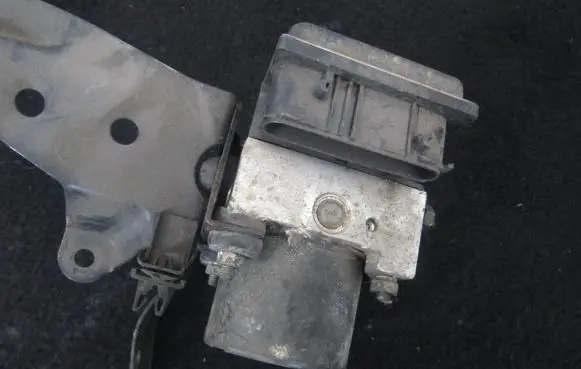 Nissan Primera ABS Pump 47660AV712 47660-AV712