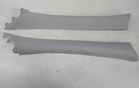 Mercedes-Benz E W211 (D)pillar trim (top) A04351