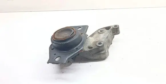 Engine mount bracket