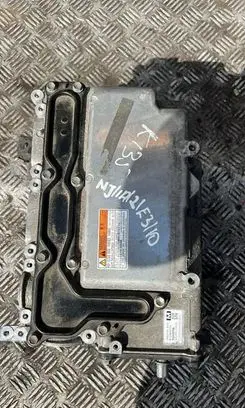 Toyota Prius+ (ZVW40) Voltage converter inverter G920028030