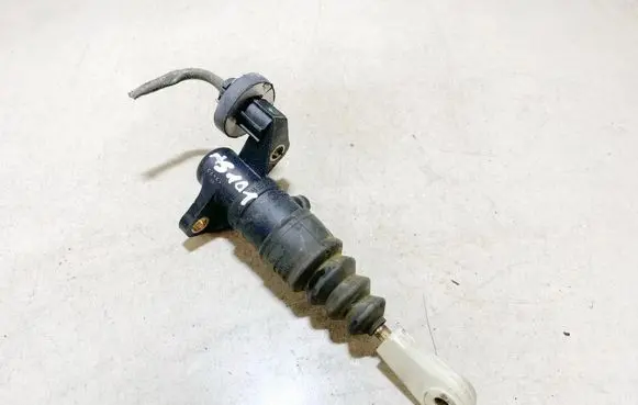 Audi A6 S6 C5 4B Clutch master cylinder 8E1721401 8d0721410a