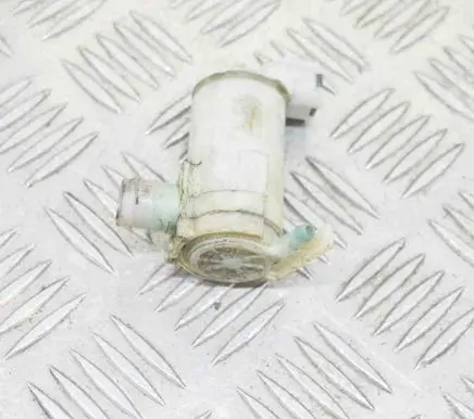 Nissan Patrol Y61 Windscreen/windshield washer pump 2224620A MC212