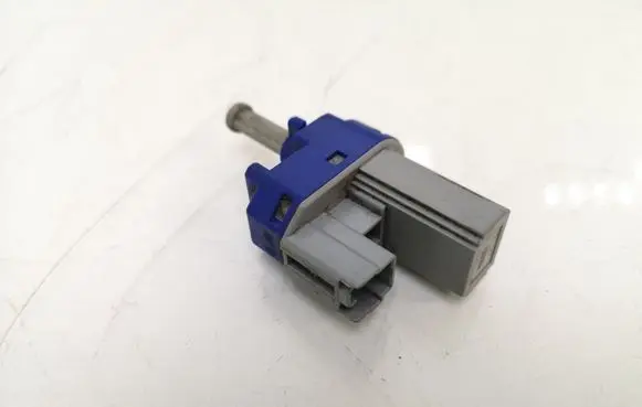 Clutch pedal sensor