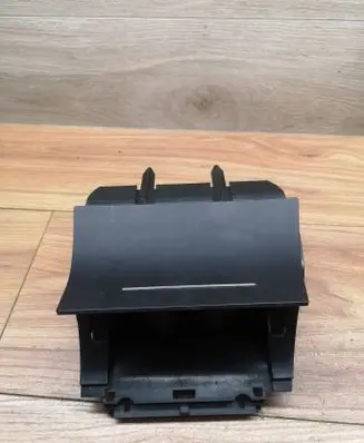 Skoda Octavia Mk2 (1Z) Car ashtray 1Z1863077A 1Z1857962B