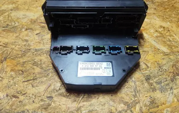 Mercedes-Benz C W204 Fuse box set A2129005722 A2129025504 A2129015104