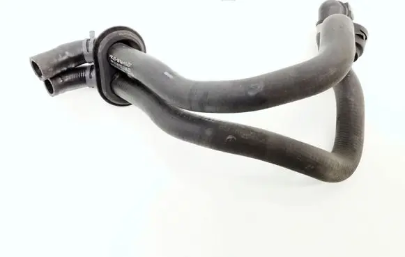 Volkswagen PASSAT B5 Engine coolant pipe/hose 8D0819373N