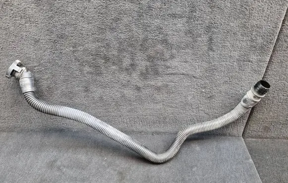 Audi Q5 SQ5 Breather hose/pipe 03L103493F 03L103493E