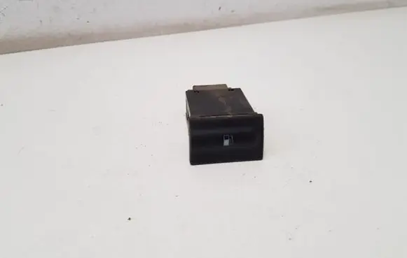 Skoda Octavia Mk1 (1U) Fuel tank opening switch 