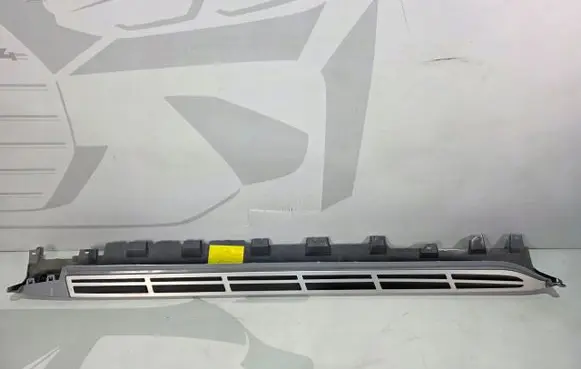 BMW X7 G07 Sill/side skirt trim 