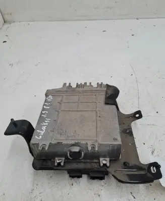 Ford Galaxy Engine control unit/module 8200104706