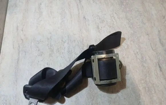 Mini One - Cooper R50 - 53 Front seatbelt 531046800