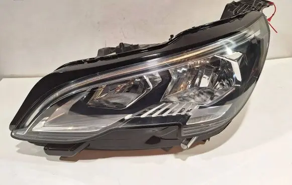 Peugeot 3008 II Headlight/headlamp 1616878180
