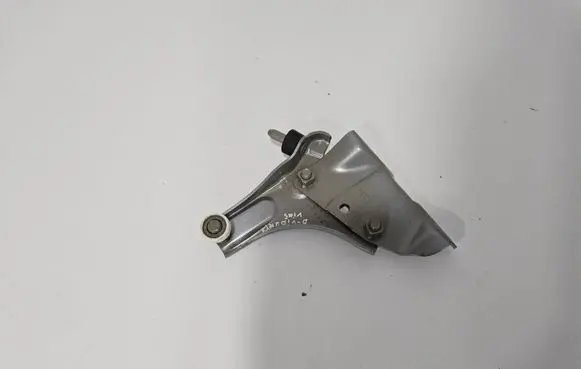 Toyota Sienna XL40 IV Sliding door upper roller guide/hinge 6831008040