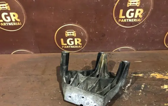 Opel Astra J Engine mounting bracket 13248506