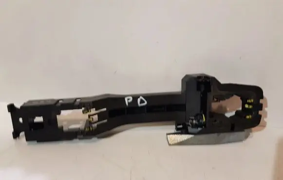 Renault Koleos II Front door exterior handle/bracket 806068605R