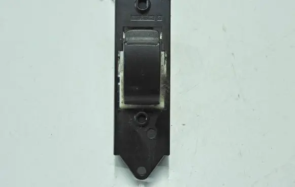 Mitsubishi ASX Electric window control switch MR587944 C8DD411MB 23Y0THN