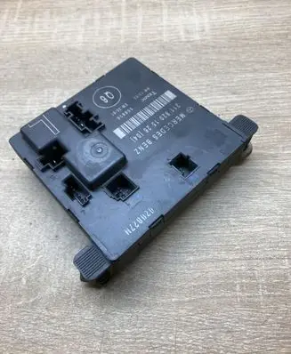 Mercedes-Benz E W211 Door control unit/module 2118201526