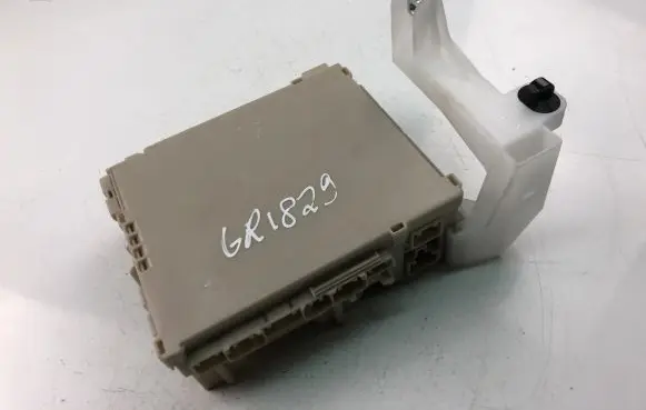 Toyota Aygo AB10 Other control units/modules 827300H030A