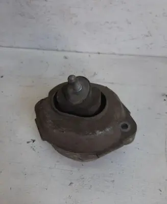 BMW X5 E53 Engine mount bracket 6758444