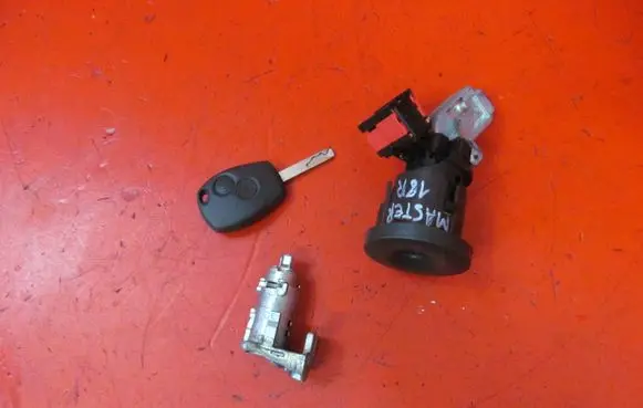 Renault Master III Ignition lock N0502060 8200405701